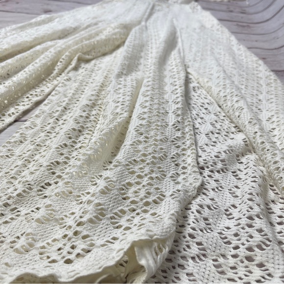 FREE PEOPLE Beach light crochet beige coverup jumpsuit, size M - Picture 10 of 16